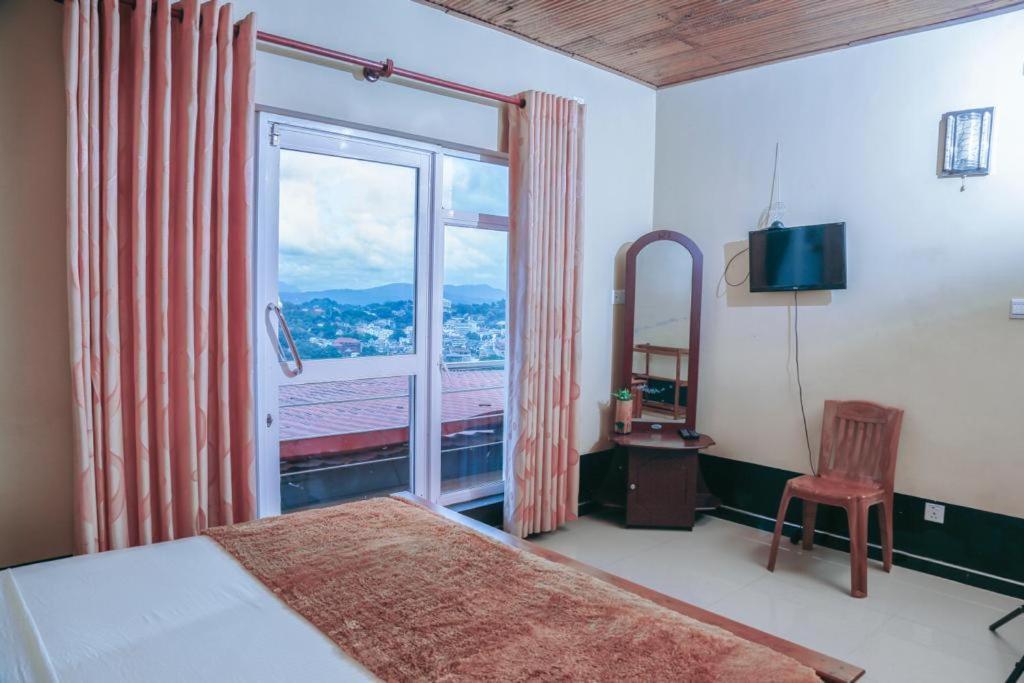 Mount Palace Kandy Room photo